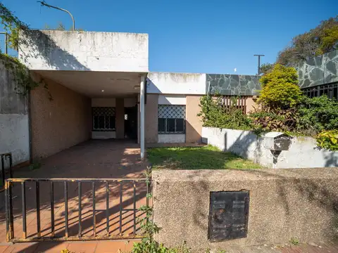 CASA EN VENTA 2 DORMITORIOS LA FLORIDA