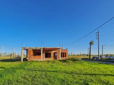 VENTA TERRENO EN EL MOLINO ROLDAN CON CONSTRUCCION AVANZADA