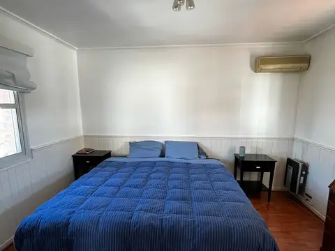 Casa 6 ambientes con 2 baños