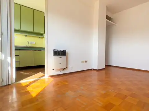 Departamento en Alquiler en Coghlan, $ 590.000