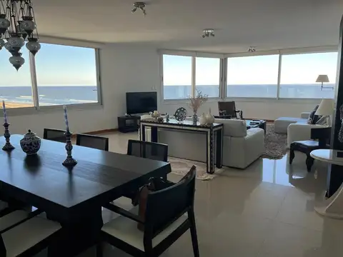 Rambla Batlle Pacheco Playa Brava Parada 9 Tiburón III