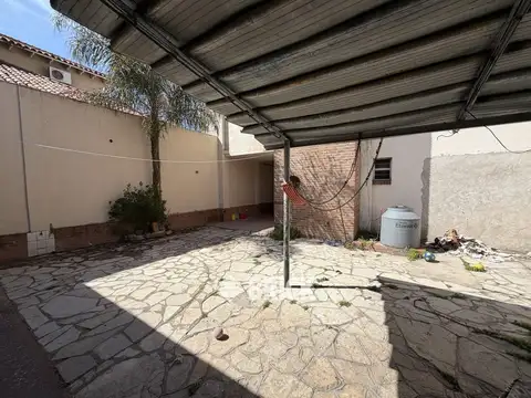Depto Tipo Casa 8 ambientes con 4 baños