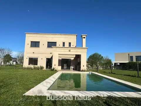 Casa a la venta Araucarias Puertos Escobar