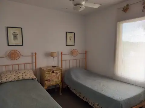 Casa 6 ambientes con 4 baños