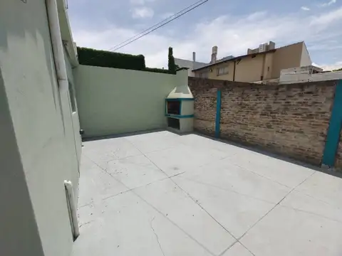 Depto Tipo Casa en Alquiler en Castelar, $ 580.000