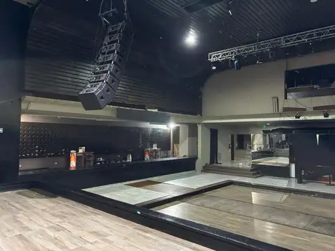 LOCAL 2500M2 SOBRE AVENIDA MAS FONDO DE COMERCIO