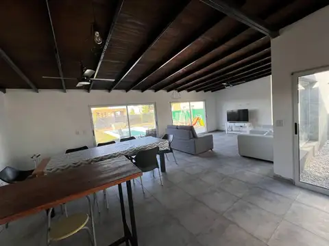 Avenida Alicia Moreau de Justo 100