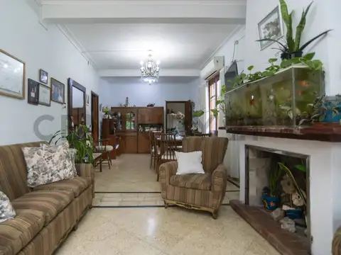 Casa en venta en Gonnet de 2 dormitorios