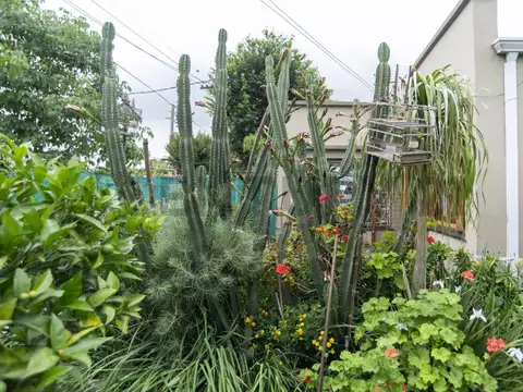 Casa en venta en Gonnet de 2 dormitorios