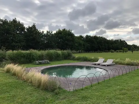 Casa en Venta con 4 cocheras