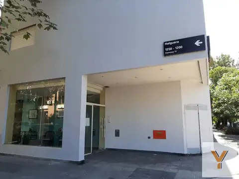 Helguera e/ Tres Arroyos y Pasaje El Trovador