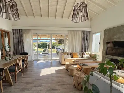 Casa en Venta en El Cantón - Barrio Puerto, USD 259.000