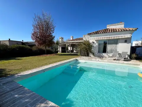 VENTA CASA 4 AMB, JARDIN, PILETA en EL CANTÓN, PUERTO. ESCOBAR, GBA NORTE