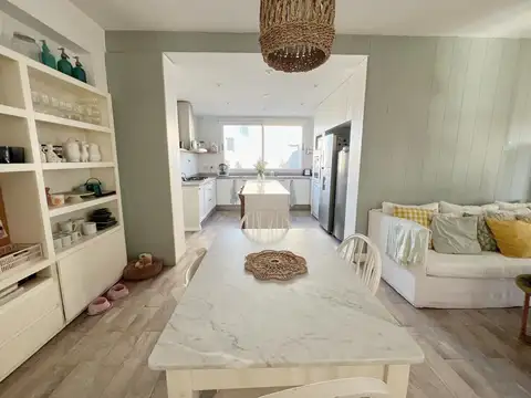 Casa en Venta en El Cantón - Barrio Puerto, USD 259.000