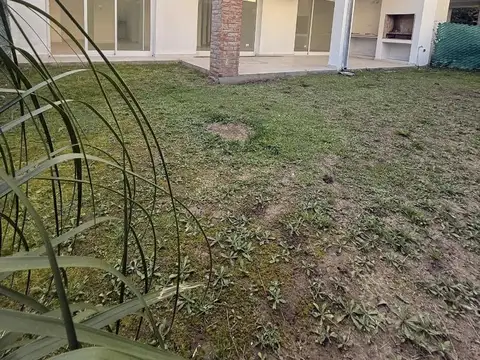 departamento 3 ambientes PB con jardin en alquiler Del Viso