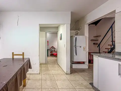 Depto Tipo Casa 4 ambientes con 2 baños