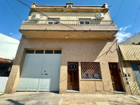 VENTA PH LANUS 5 AMB COCHERAS