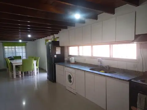 VENTA CASA C/COCHERA EN PILAR