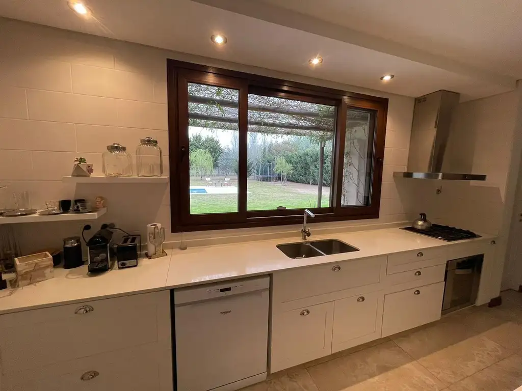 Casa en Alquiler - Santa Irene