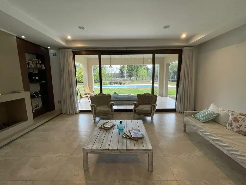 Casa en Alquiler de 262,0 m2