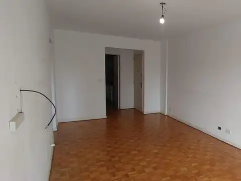 DEPTO 3 AMB. CONTRAFRENTE C/ BALCON -MUY LUMNINOSO