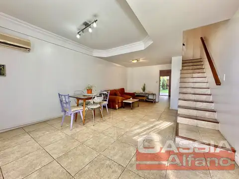 Depto Tipo Casa en Venta en Lomas de Zamora, USD 167.000