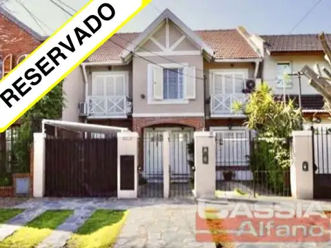DUPLEX 4 AMBIENTES CON FONDO Y QUINCHO EN IMPECABLE ESTADO OPORTUNIDAD