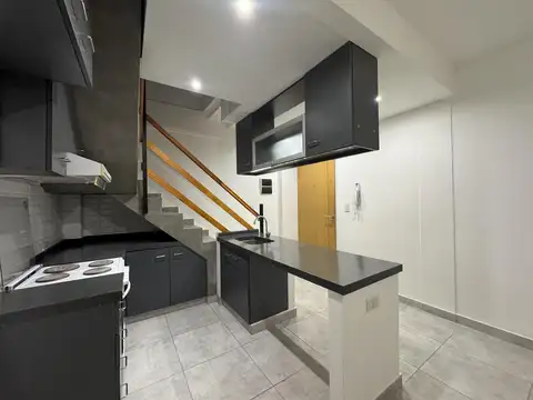 Depto Tipo Casa 2 ambientes con 1 baño
