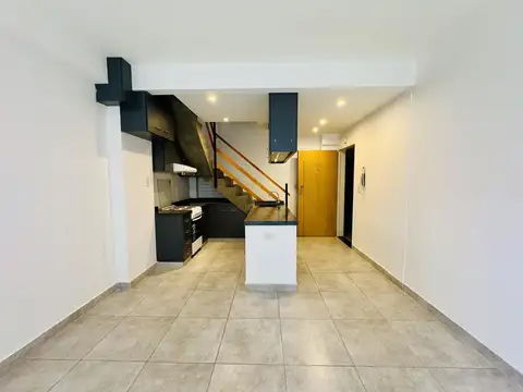 Depto Tipo Casa en Alquiler de 2 ambientes