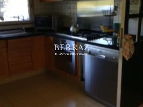 Casa 7 ambientes con 4 baños