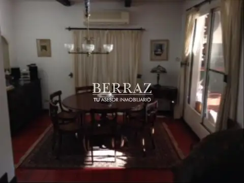 Casa en Alquiler con 2 cocheras