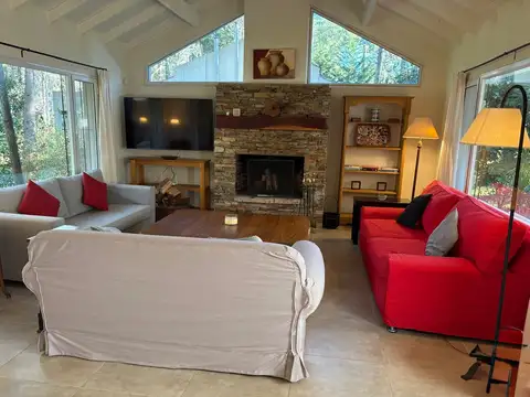 Casa 4 ambientes con 3 baños