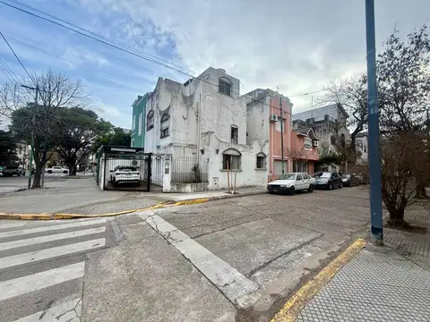 VENTA CASA 3 DORM /PLAY/TERRAZA + COCHERA FLORESTA
