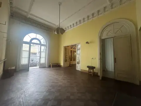 Depto Tipo Casa en Venta 90 años