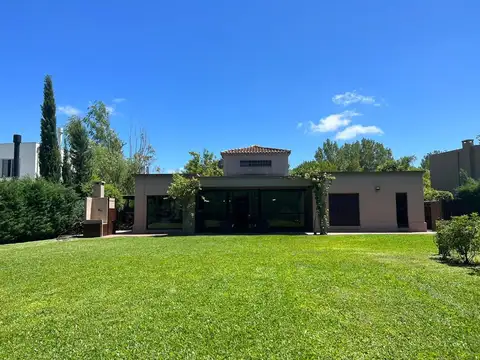 Casa en Venta en El Encuentro, USD 588.000