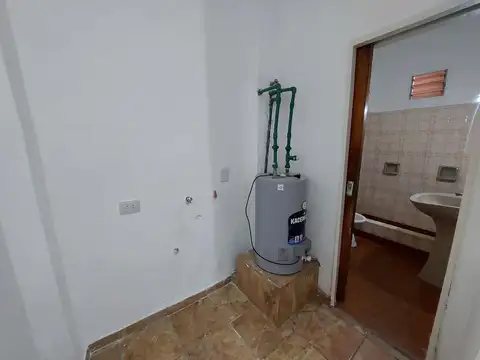 Depto Tipo Casa en Alquiler 50 años