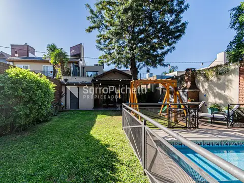 Casa en Venta con 2 cocheras