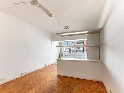 Presidente José Evaristo Uriburu 1400, Piso 7