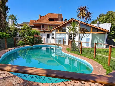 Venta Olivos Casa 6 amb Quincho Pileta cochera
