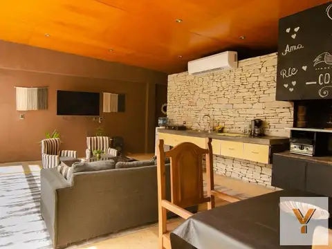 Casa en Venta con 3 cocheras