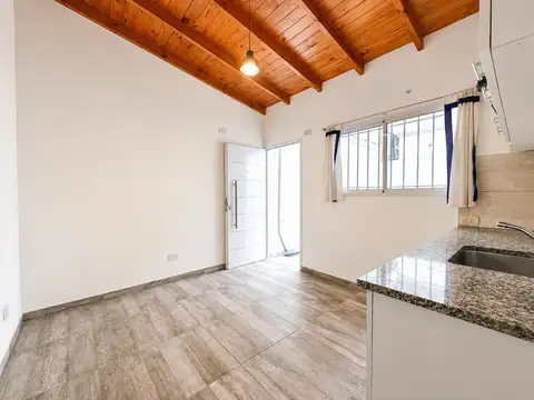 Depto Tipo Casa en Alquiler de 1 dormitorio