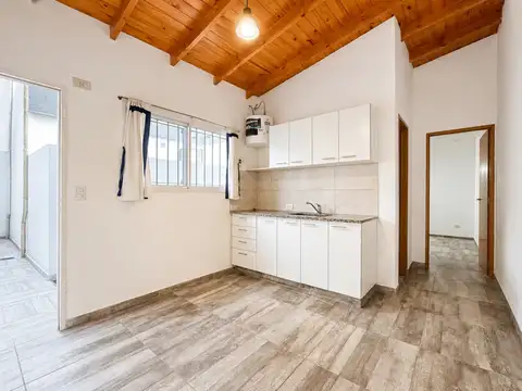 PH de 2 ambientes con patio y lavadero