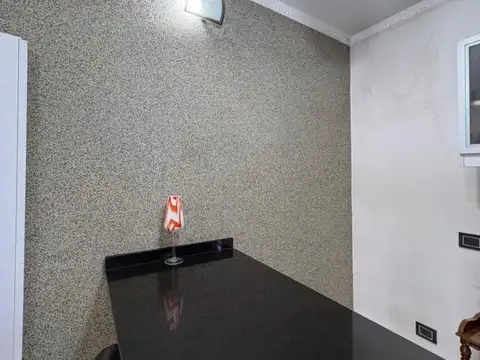 Casa 6 ambientes con 2 baños