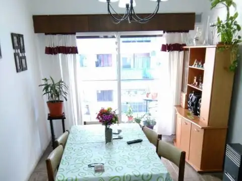 Departamento 4 ambientes con 2 baños