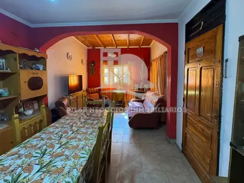 VENDO CASA CERCANA BARRIO SUPE - GODOY CRUZ