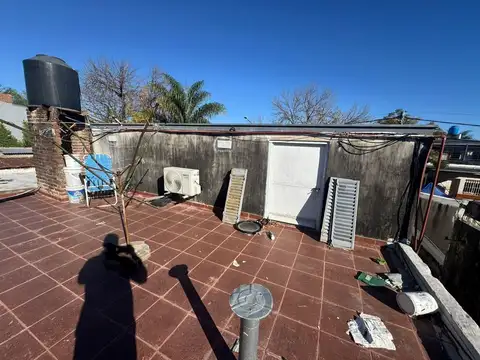 SE VENDE CASA DOS DORMITORIOS Y COCHERA