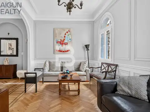 Venta Casa de 5 ambientes con dependencia en Belgrano