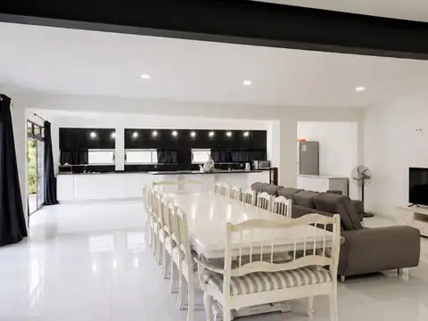 Casa 5 ambientes con 5 baños