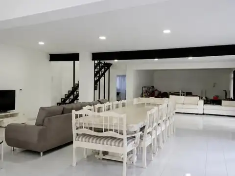 Casa en Alquiler de 4 dormitorios
