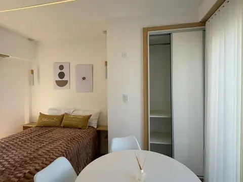 Departamento de 1 ambiente a la calle con balcón terraza